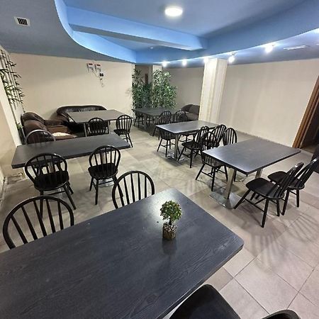 Fox Hostel Алматы Экстерьер фото