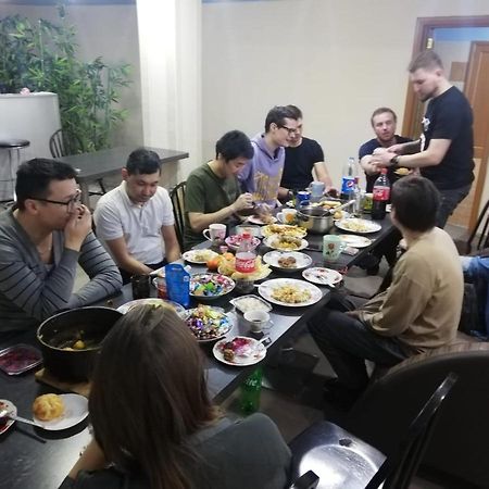 Fox Hostel Алматы Экстерьер фото