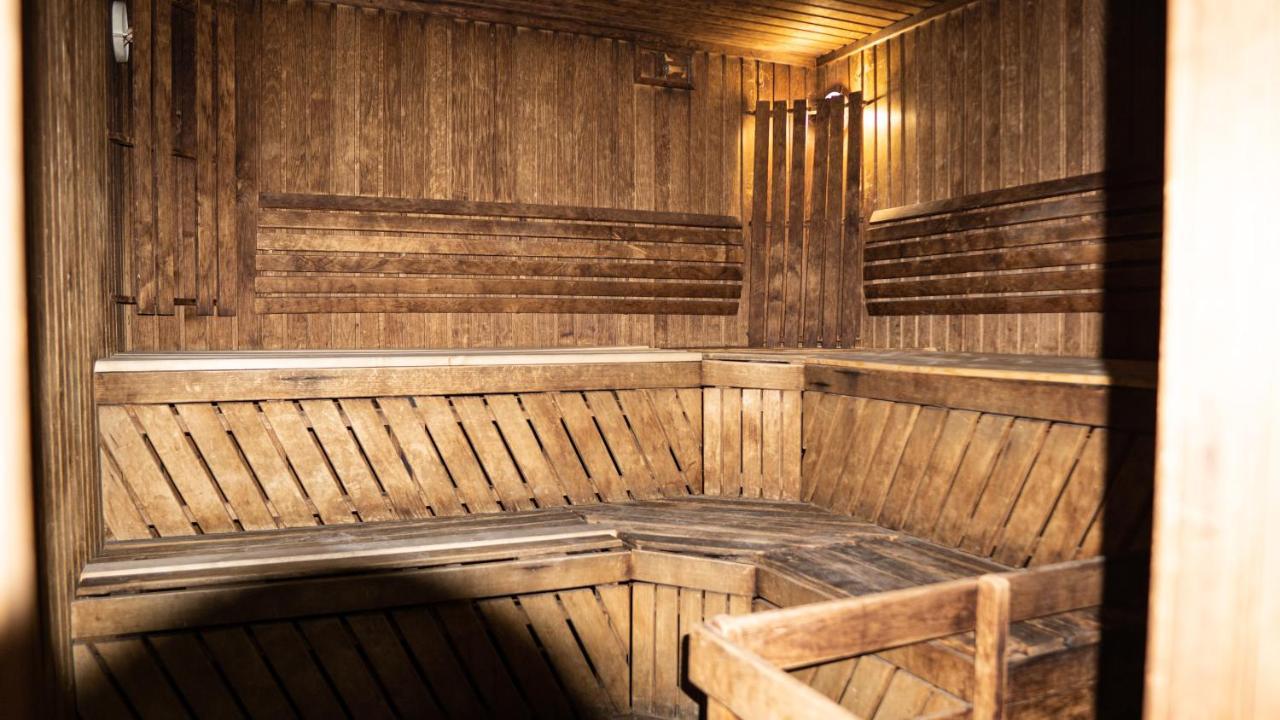 Fox Hostel Алматы Экстерьер фото