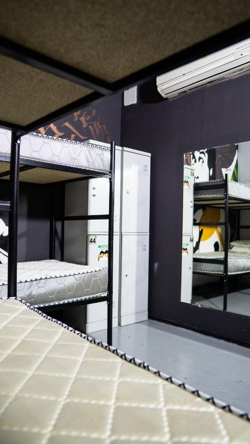 Fox Hostel Алматы Экстерьер фото