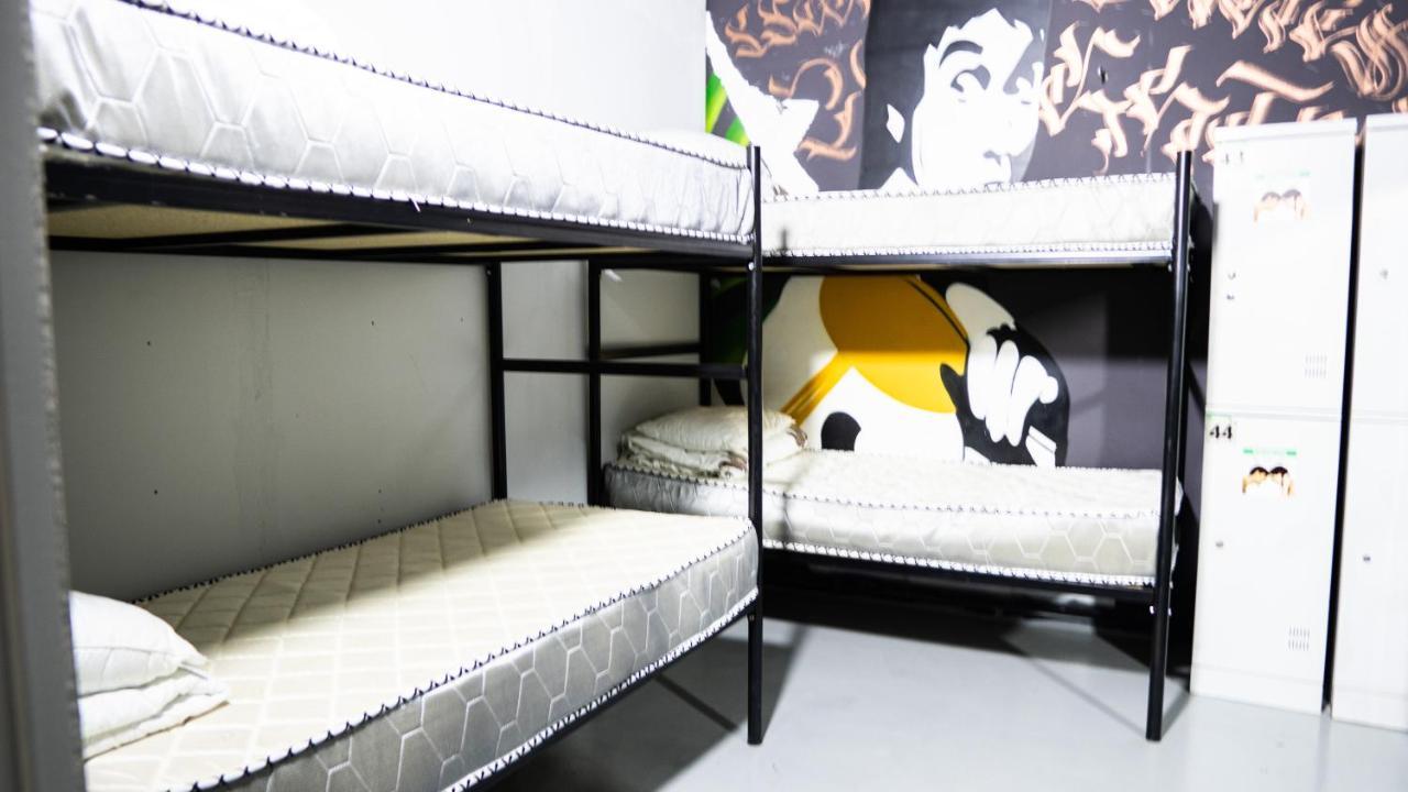 Fox Hostel Алматы Экстерьер фото