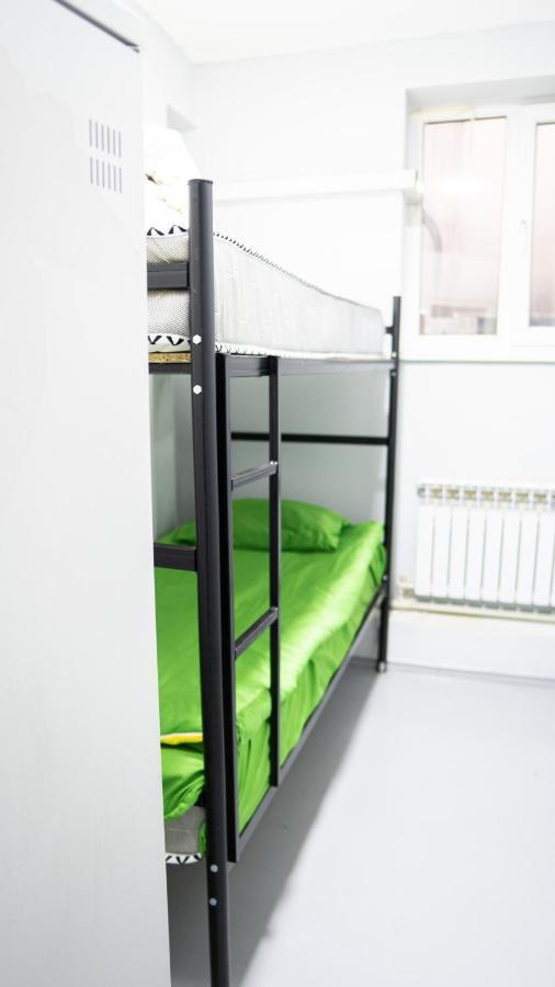 Fox Hostel Алматы Экстерьер фото